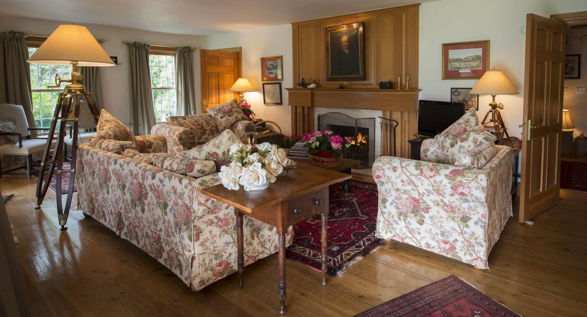 Minette Bay Lodge Kitimat ภายนอก รูปภาพ
